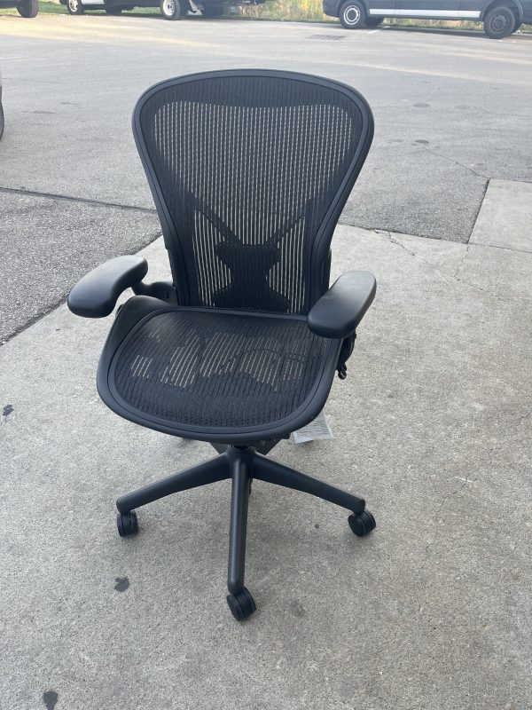 Pre-Owned Herman Miller Aeron Chair – Size B | 3-Tab | Fully Adjustable Arms (Tag Still On)